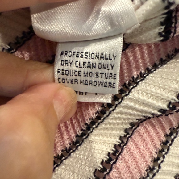 St John Sport by Marie Gray Pink Black White Chevron Wool Blend Top - Picture 11 of 11